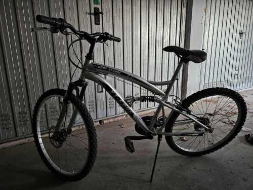bicicletta mountain bike